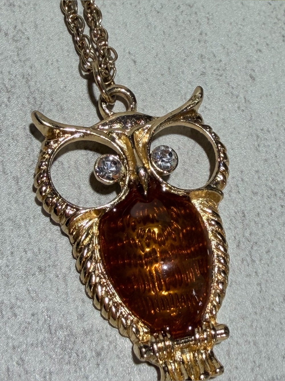 Gold Tone Owl Pendant Necklace with Amber Body